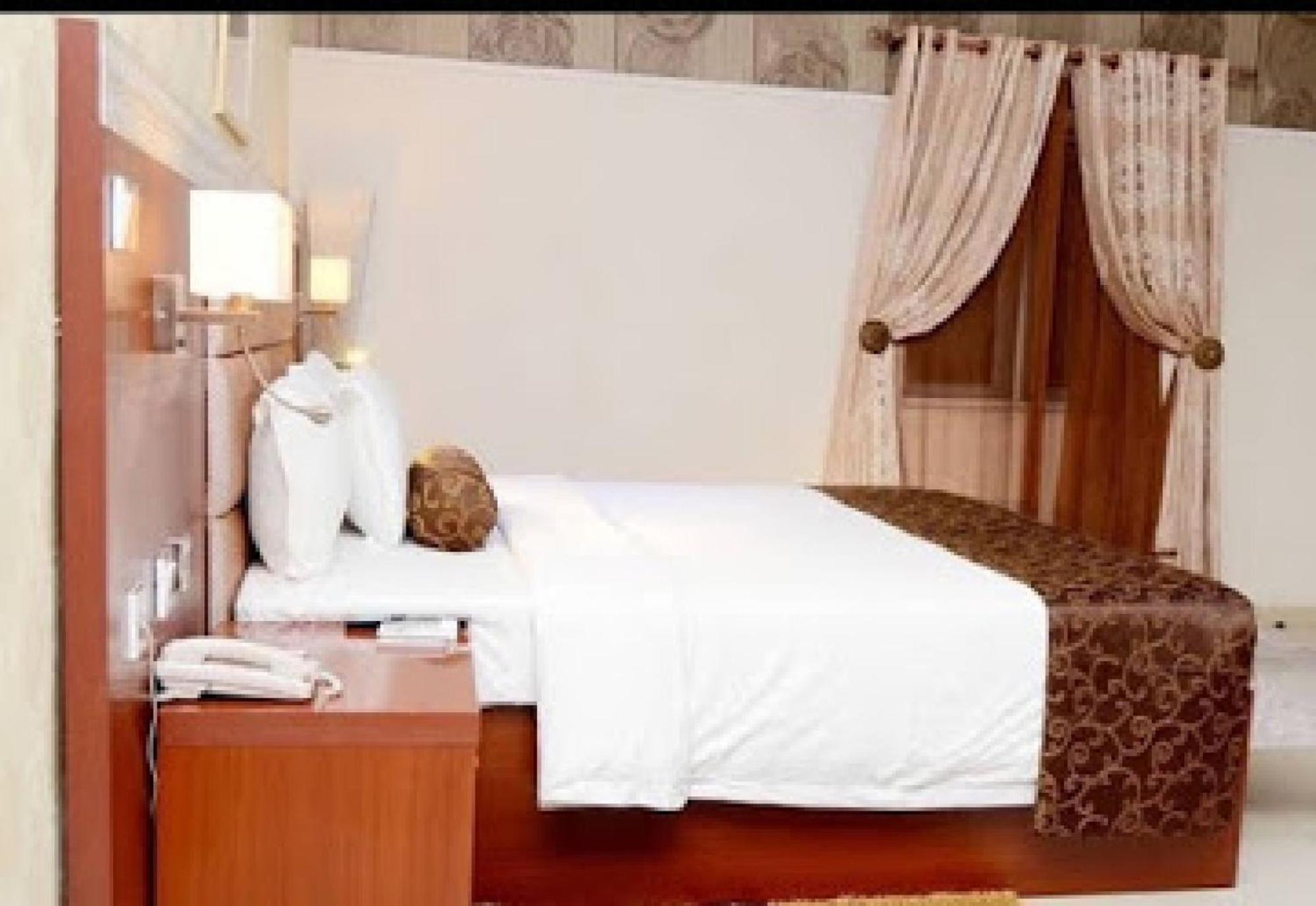 Room In Lodge - Nippon Grand Hotels Jabi Bagian luar foto